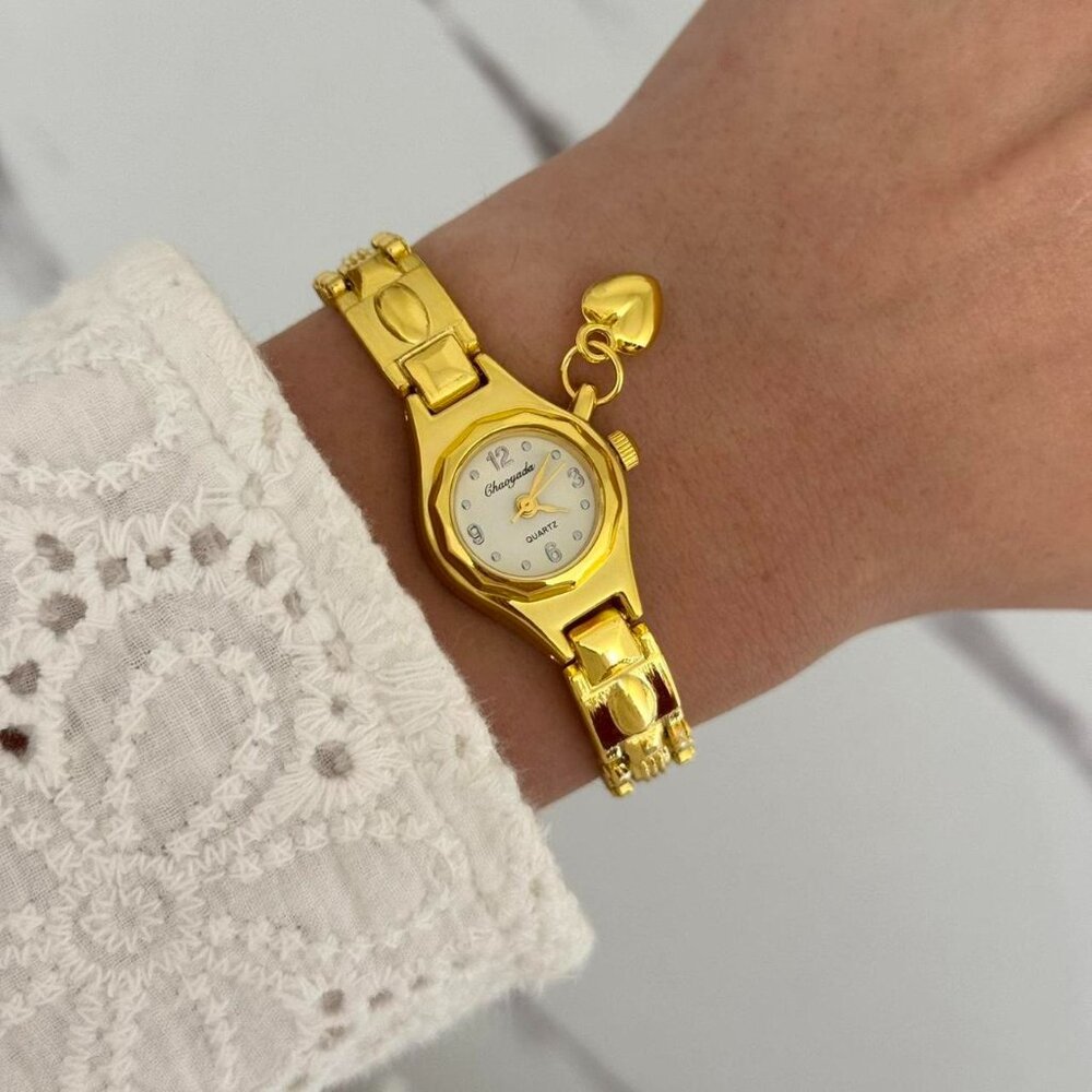 SKU:0031 vintage vibe gold white mini watch with heart + in a gift box‎